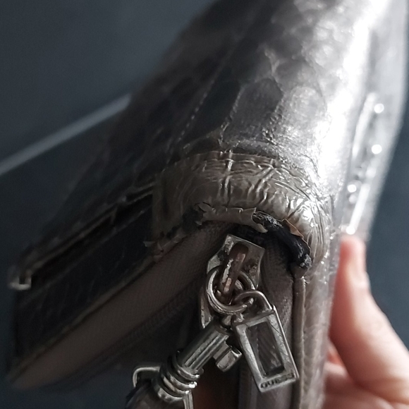 Guess Clutch - Picture 4 of 5